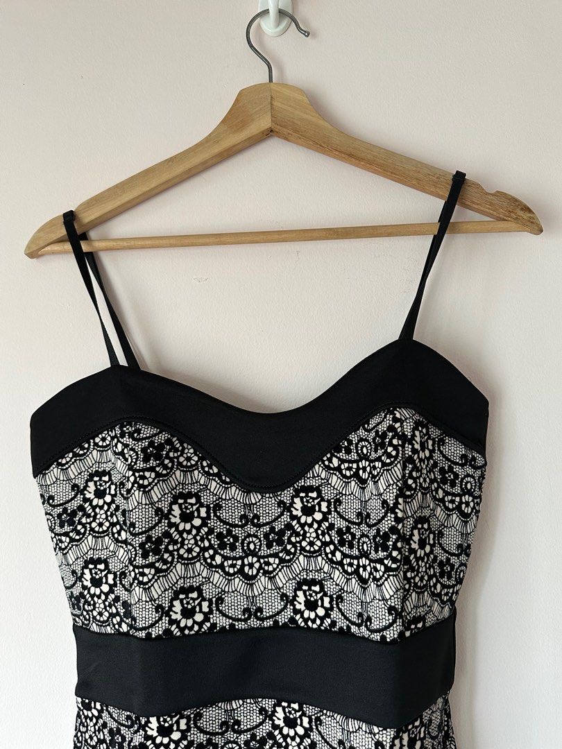 New Look Bodycon Lace Dress, Fesyen Wanita, Pakaian Wanita, Gaun & Rok