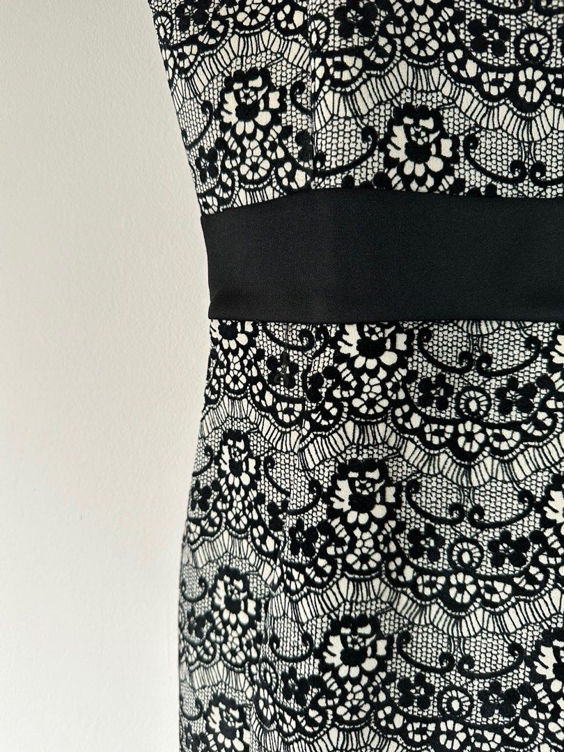 New Look Bodycon Lace Dress, Fesyen Wanita, Pakaian Wanita, Gaun & Rok