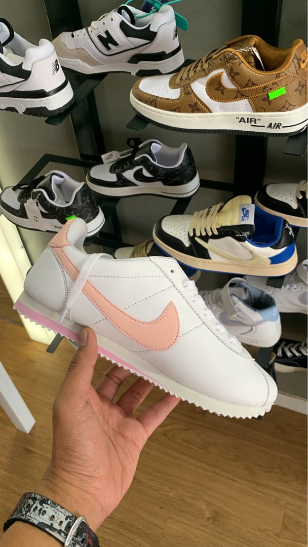 peach nike cortez