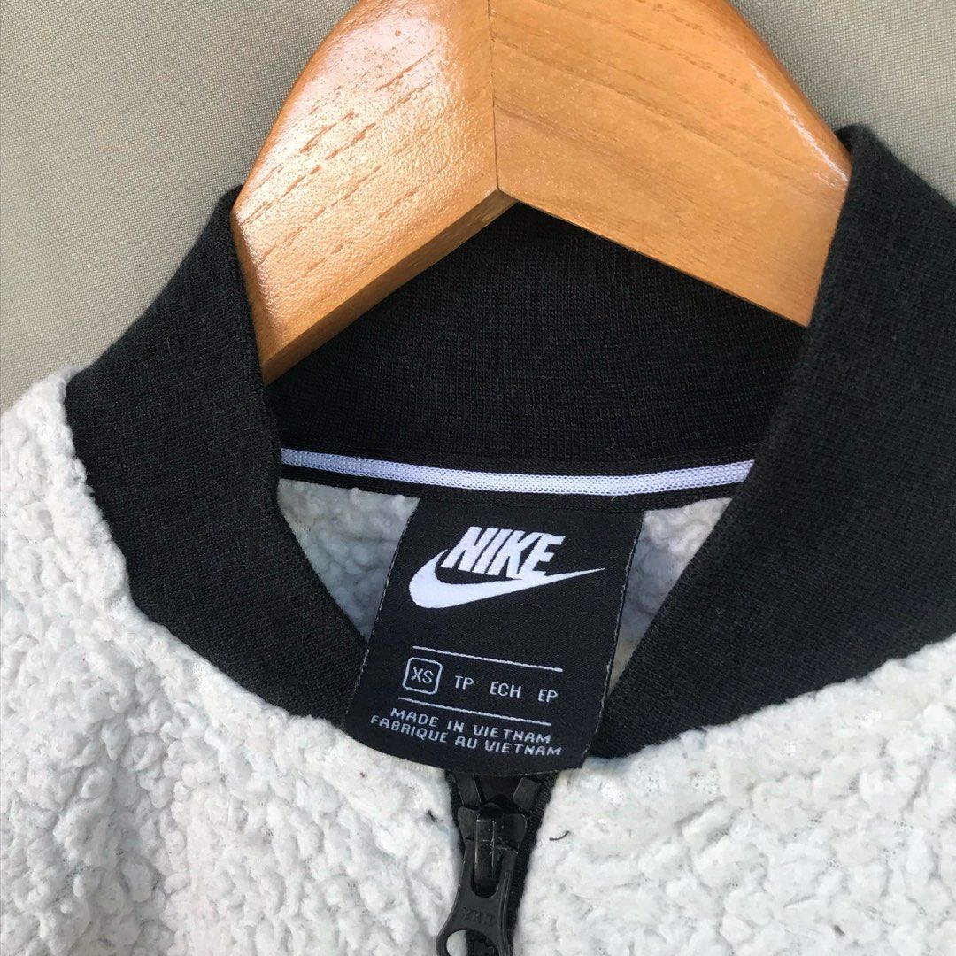 nike windrunner sherpa