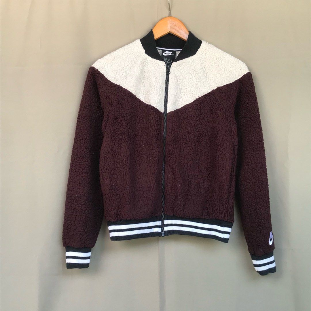 nike windrunner sherpa