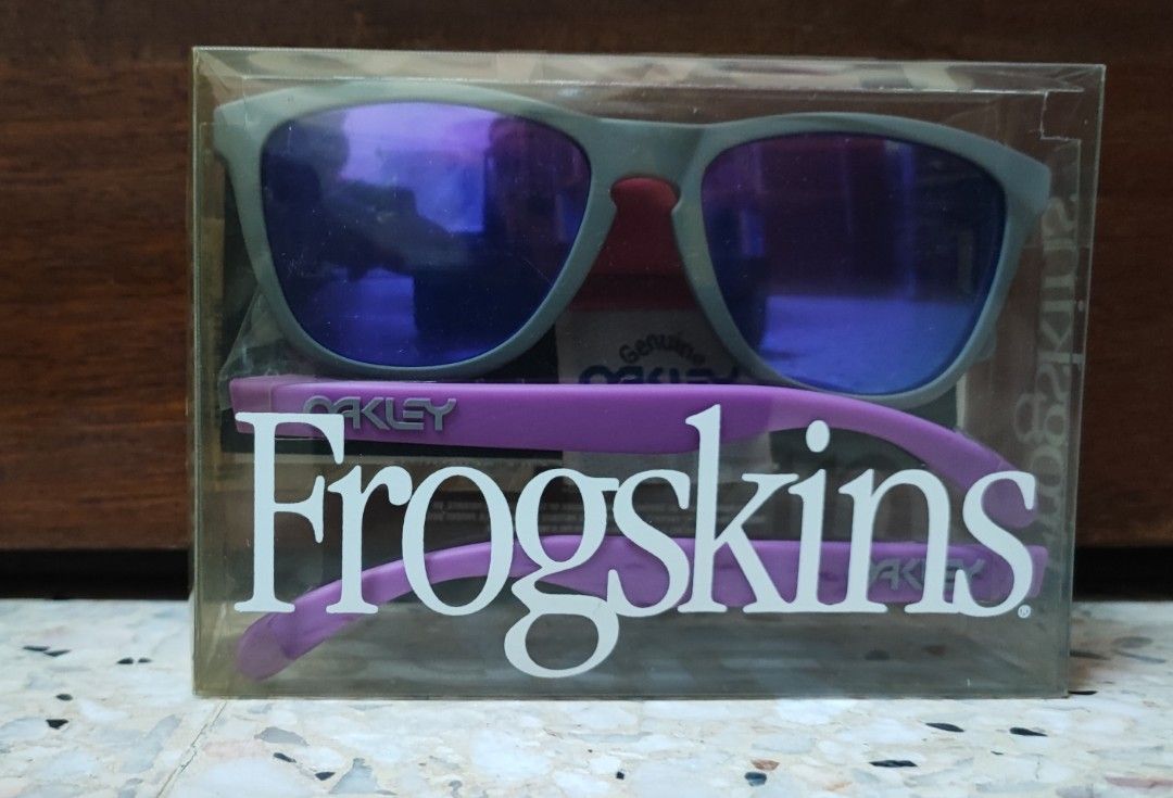 Oakley Frogskins 4 Legged Matte Grey Purple