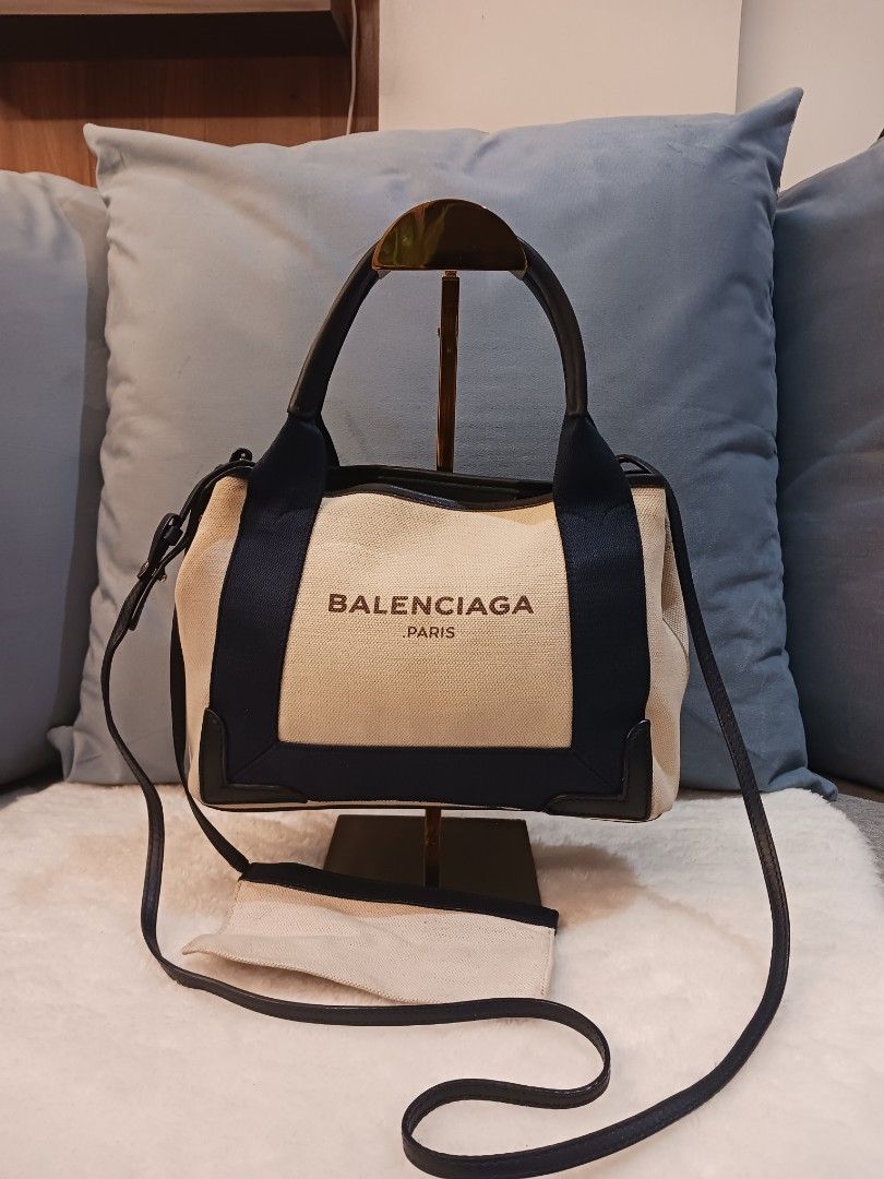 Original Balenciaga (Category: Luxury Bags & Wallets) located in Paranaque City. Submitted by laylalozada257 (Listing ID 1244857284, Image 1). Description: Rank SA-A First to pay basis Price Negotiable 100% legit or Moneyback Guarantee Meet up within Parañaque or Makati only 💳 Accepting Payment via Bank Transfer, E-wallet and PayPal. 📬 Please feel free to message me for more details. 📣Disclaimer: Kareen Pre-loved is not affiliated with the bra