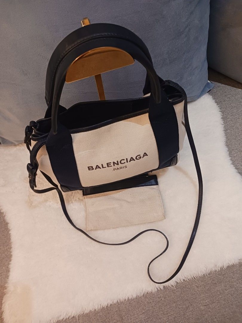 Original Balenciaga (Category: Luxury Bags & Wallets) located in Paranaque City. Submitted by laylalozada257 (Listing ID 1244857284, Image 3). Description: Rank SA-A First to pay basis Price Negotiable 100% legit or Moneyback Guarantee Meet up within Parañaque or Makati only 💳 Accepting Payment via Bank Transfer, E-wallet and PayPal. 📬 Please feel free to message me for more details. 📣Disclaimer: Kareen Pre-loved is not affiliated with the bra