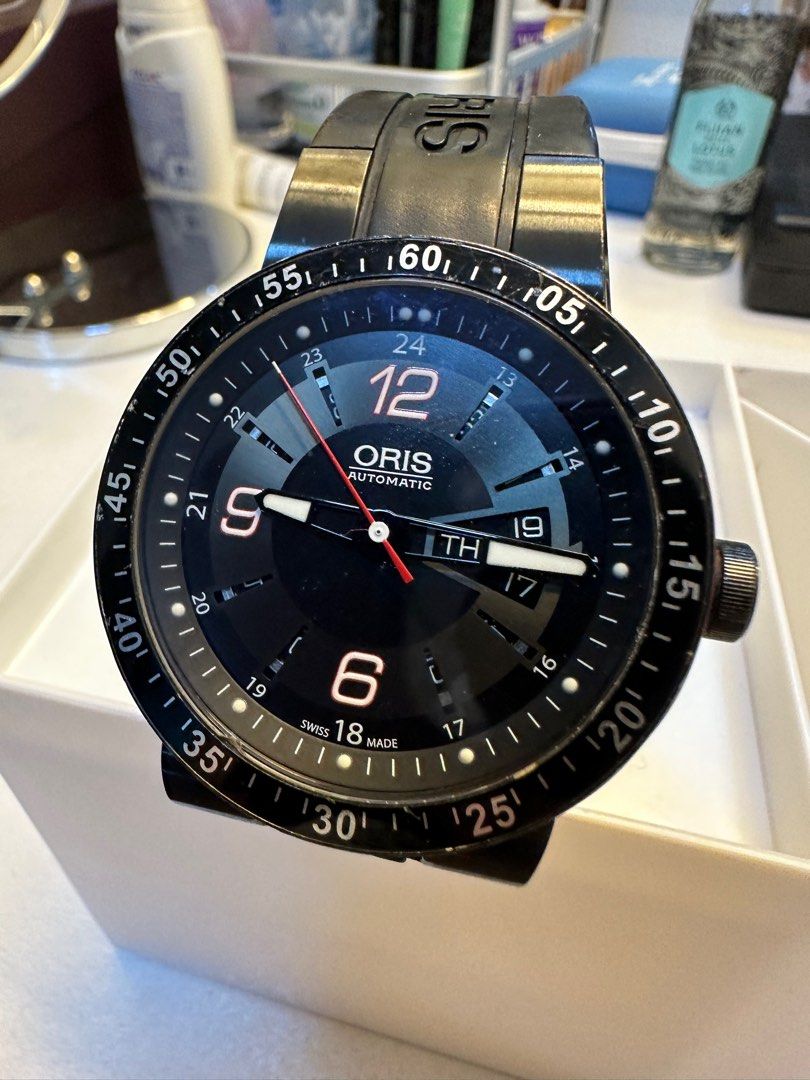 ORIS Rare Men’s Watch (WilliamsF1 Team) (Category: Men's Watches) located in Manila. Submitted by maxinezaf (Listing ID 1244945946, Image 1). Description: WilliamsF1 Team Day Date Rare Oris Men’s Watch - has a high quality automatic perpetual movement with a skeleton back case. It has the second hand, and the day and date feature. It has the original Oris rubber strap. It has the flip back stainless steel oris deployment buckle. Very good conditi