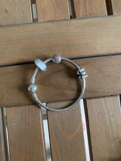 (Category: ) located in . Submitted by hoohoo (Listing ID 1244883938, Image 1). Description: .