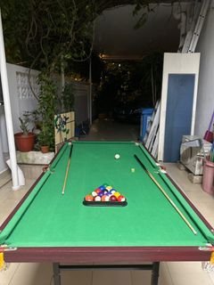 Pool table