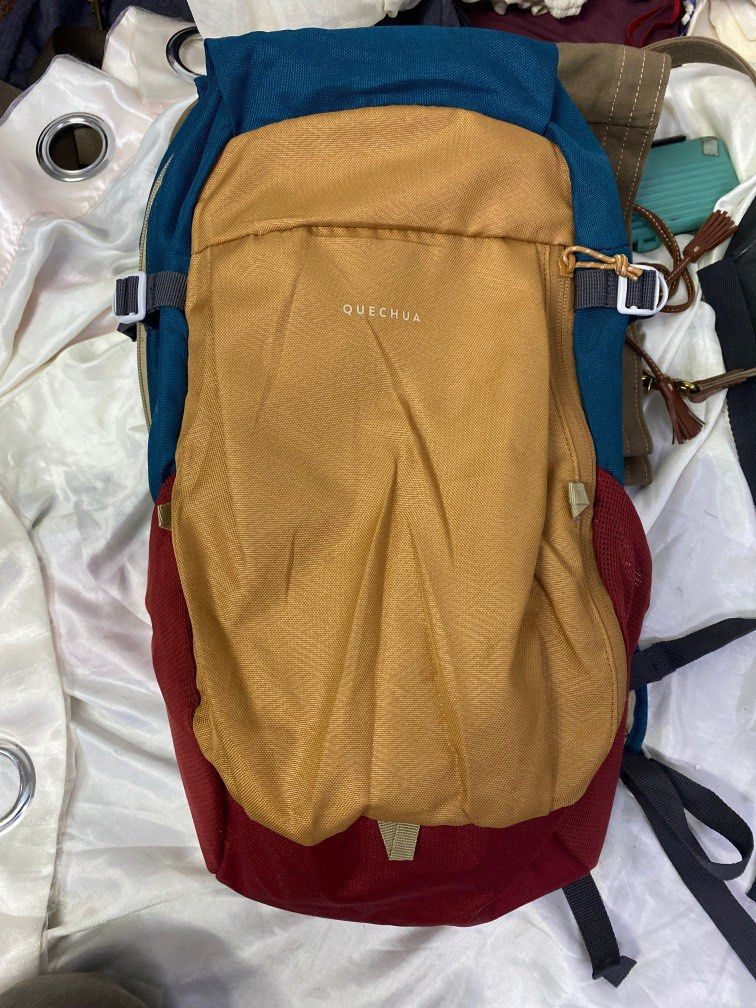 Quechua backpack usa hot sale