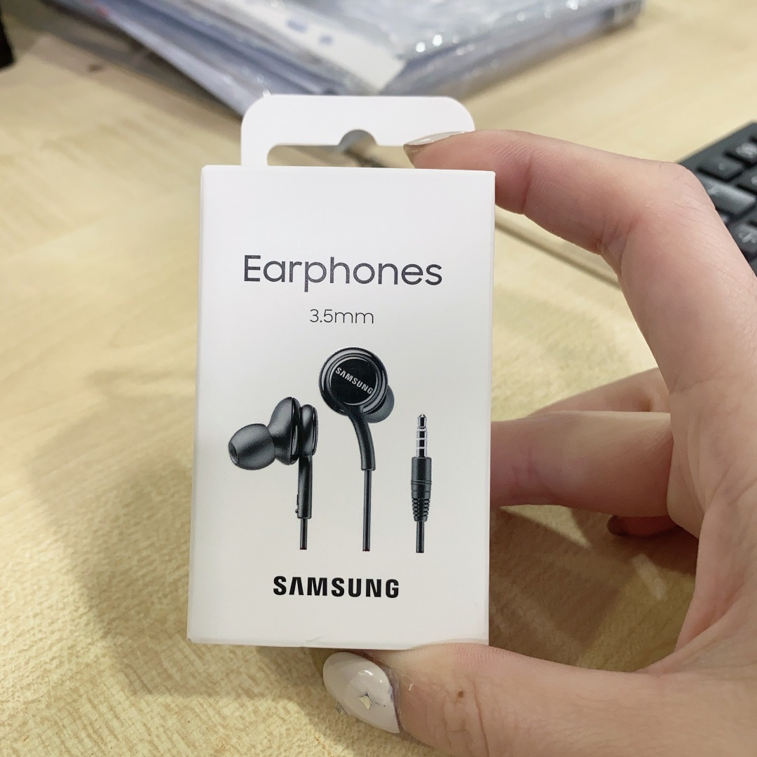Samsung Earphones 3.5mm Noise Cancellation, Audio, Earphones on Carousell