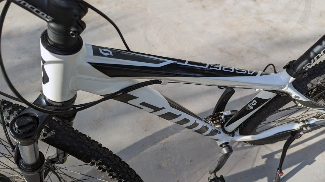 Scott Aspect 940 2015 White Black 29 inch M sized frame