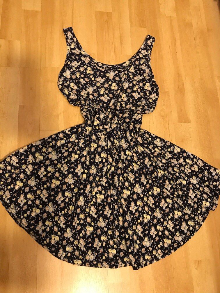 BLACK FLORAL SHORT DRESS