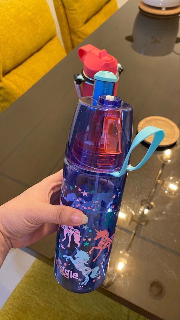 Smiggle Tumbler & Smiggle Case (Category: Babies & Kids Fashion) located in Antipolo. Submitted by msjavier (Listing ID 1244955554, Image 2). Description: Original Smiggle. Used once. Looks new .