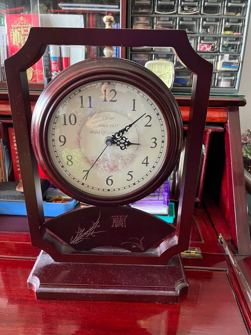 Table clock (Category: Clocks) located in Singapore. Submitted by 2017_jadeshop (Listing ID 1244915586, Image 2). Description: .