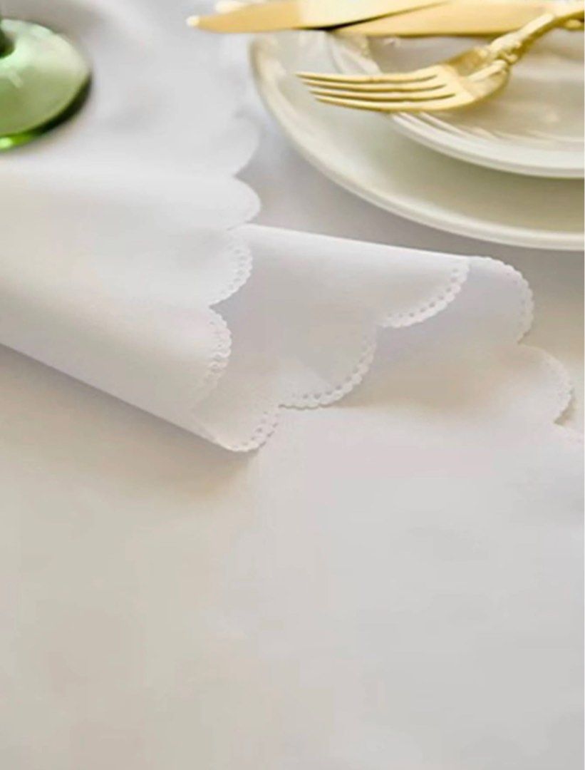 Table Linen White Round 280cm, Furniture & Home Living, Kitchenware