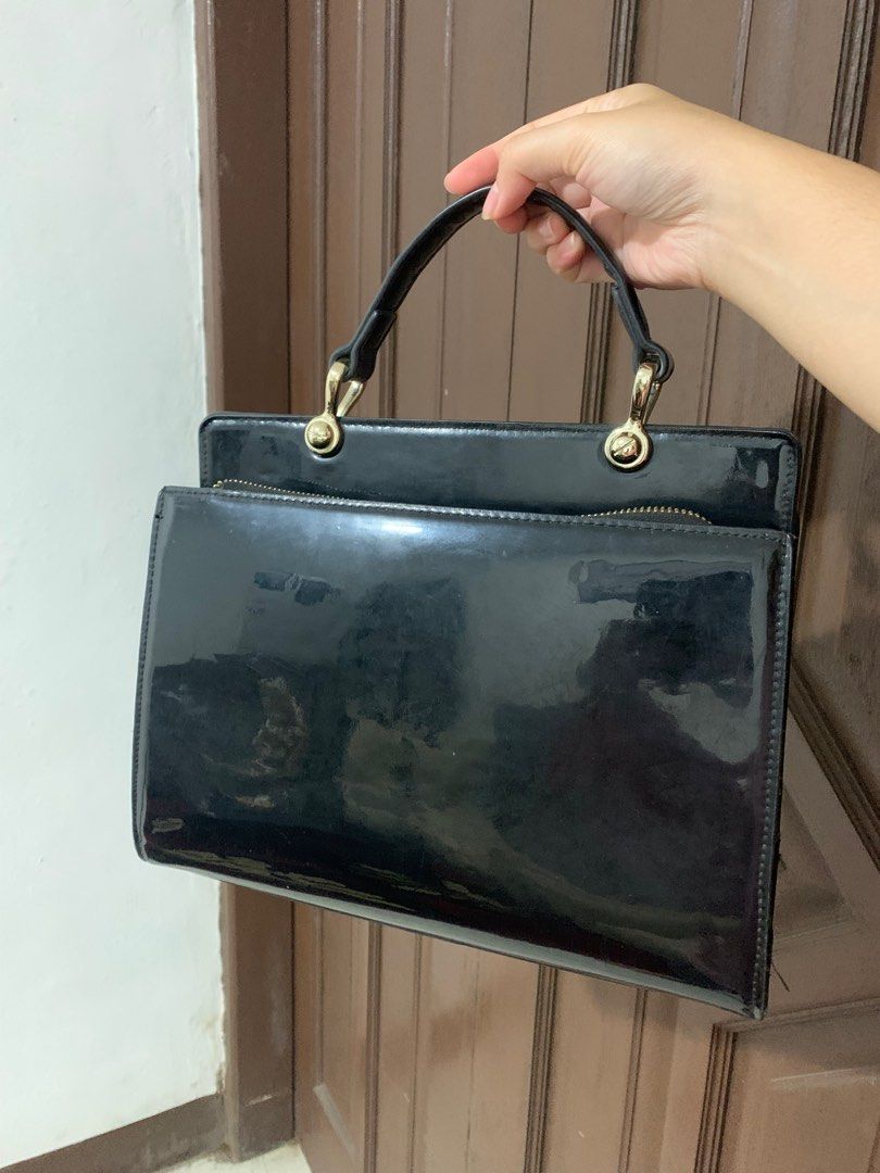 Tas Hitam Putih Mewah Kondangan on Carousell