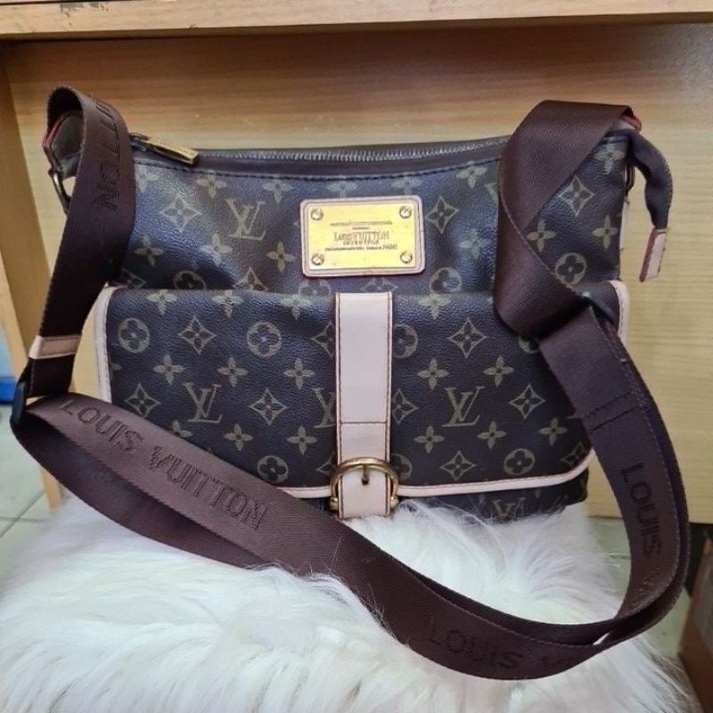 Lv Clutch Inventpdr maieaniandeeen1854 malletra paris, Fesyen