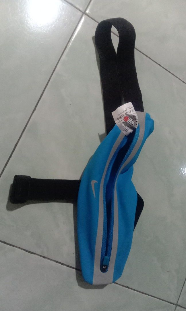 Tas pinggang cheap lari nike