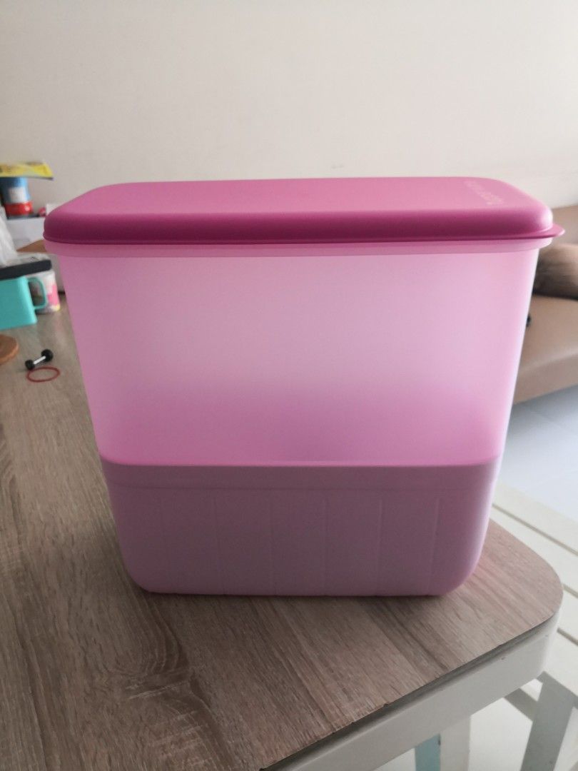 Tupperware 10kg rice dispenser, Furniture & Home Living, Kitchenware