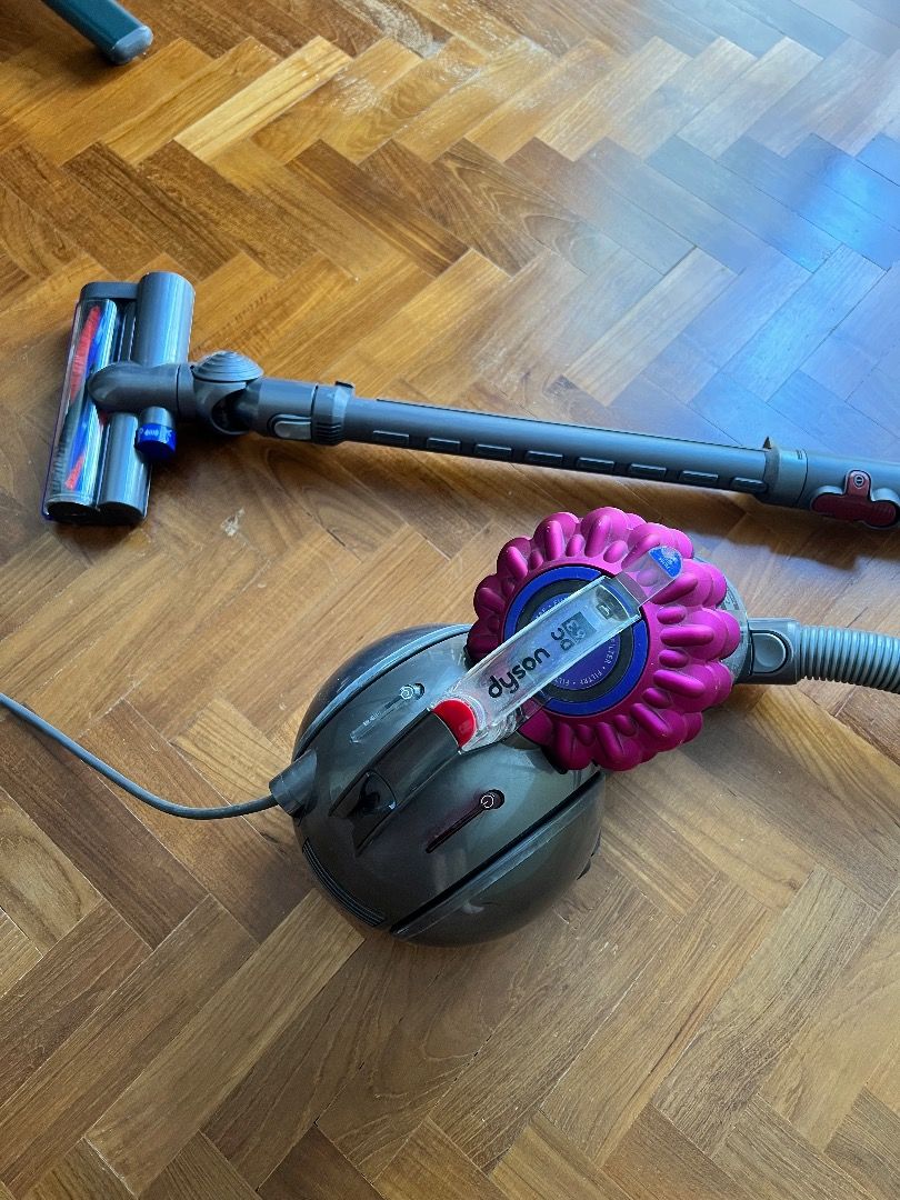 Used outlet dyson vacuum