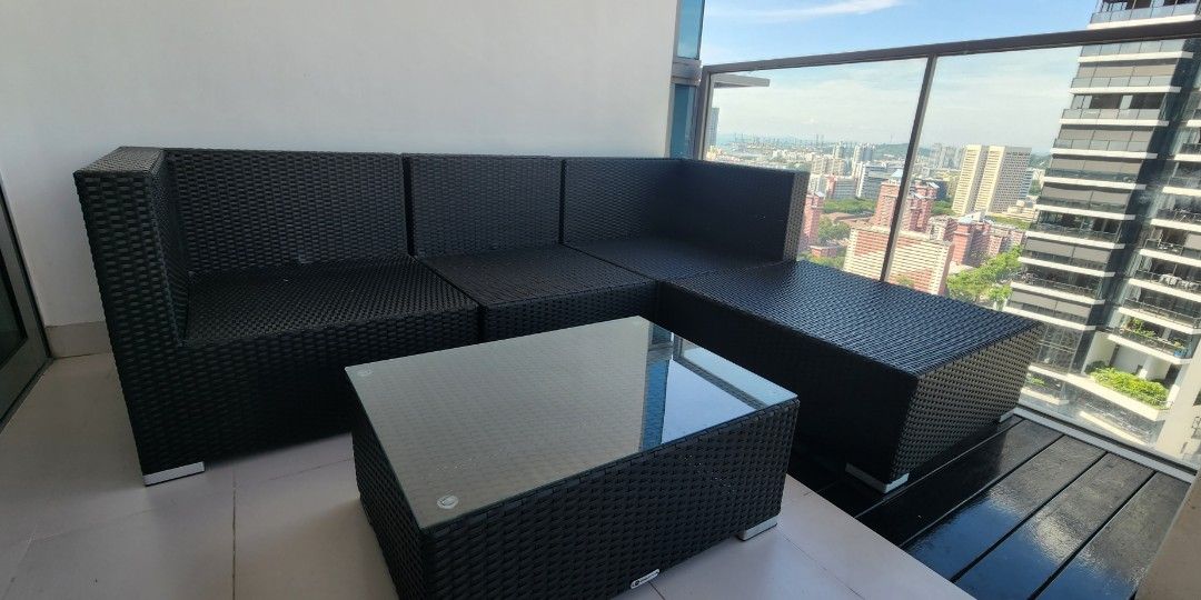 Used Outdoor Patio Set, Aaliyah Rattan set with ottoman and table