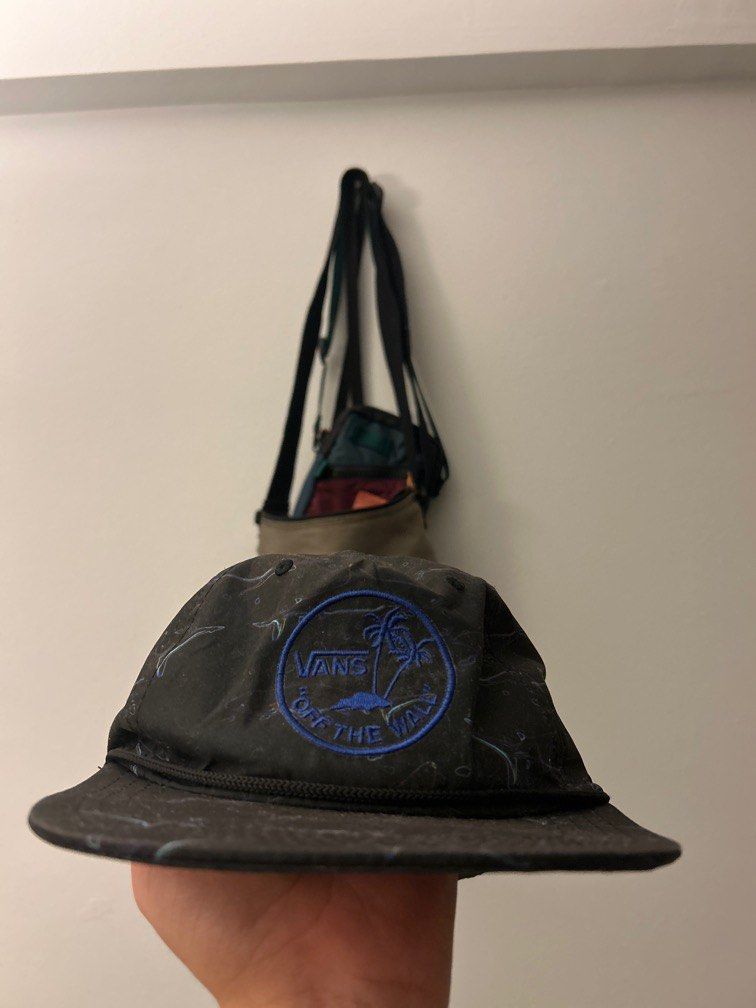 Vans shark 2025 hat