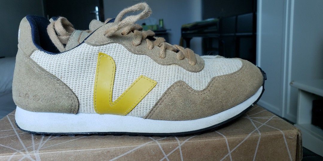 Veja women s SDU REC JUTA NATURAL GOLD YELLOW
