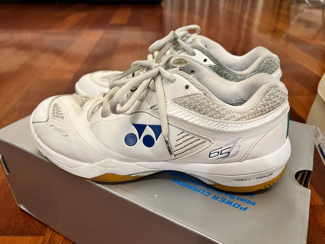 Yonex white shop shoes