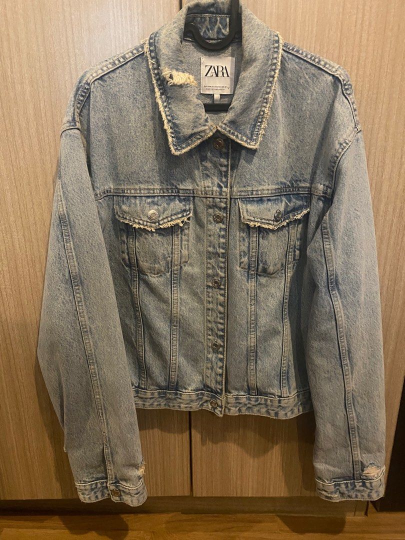 ZARA Oversized Denim Jacket (Category: Coats, Jackets and Outerwear) located in Taguig. Submitted by declutterwithmoi (Listing ID 1244924372, Image 1). Description: ZARA Oversized Denim Jacket Fits up to Large Like new, used 2X Oversized fit PHP 1199.