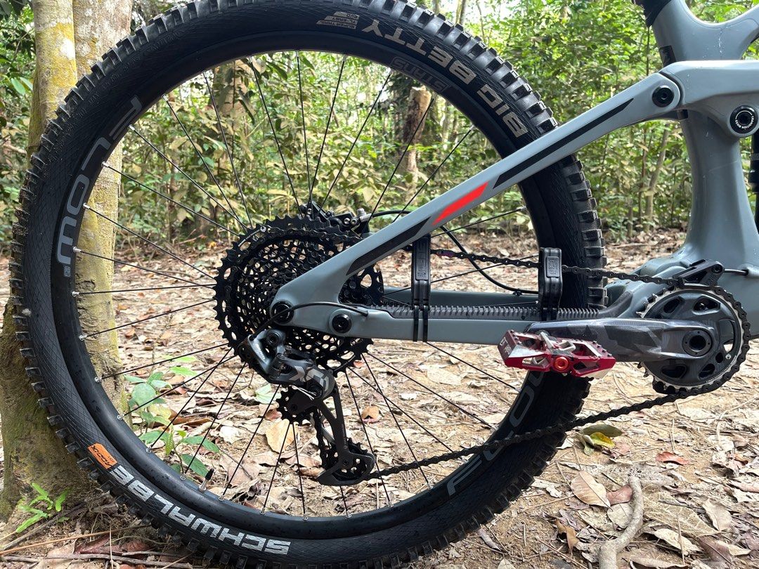 29er boost top rear wheel