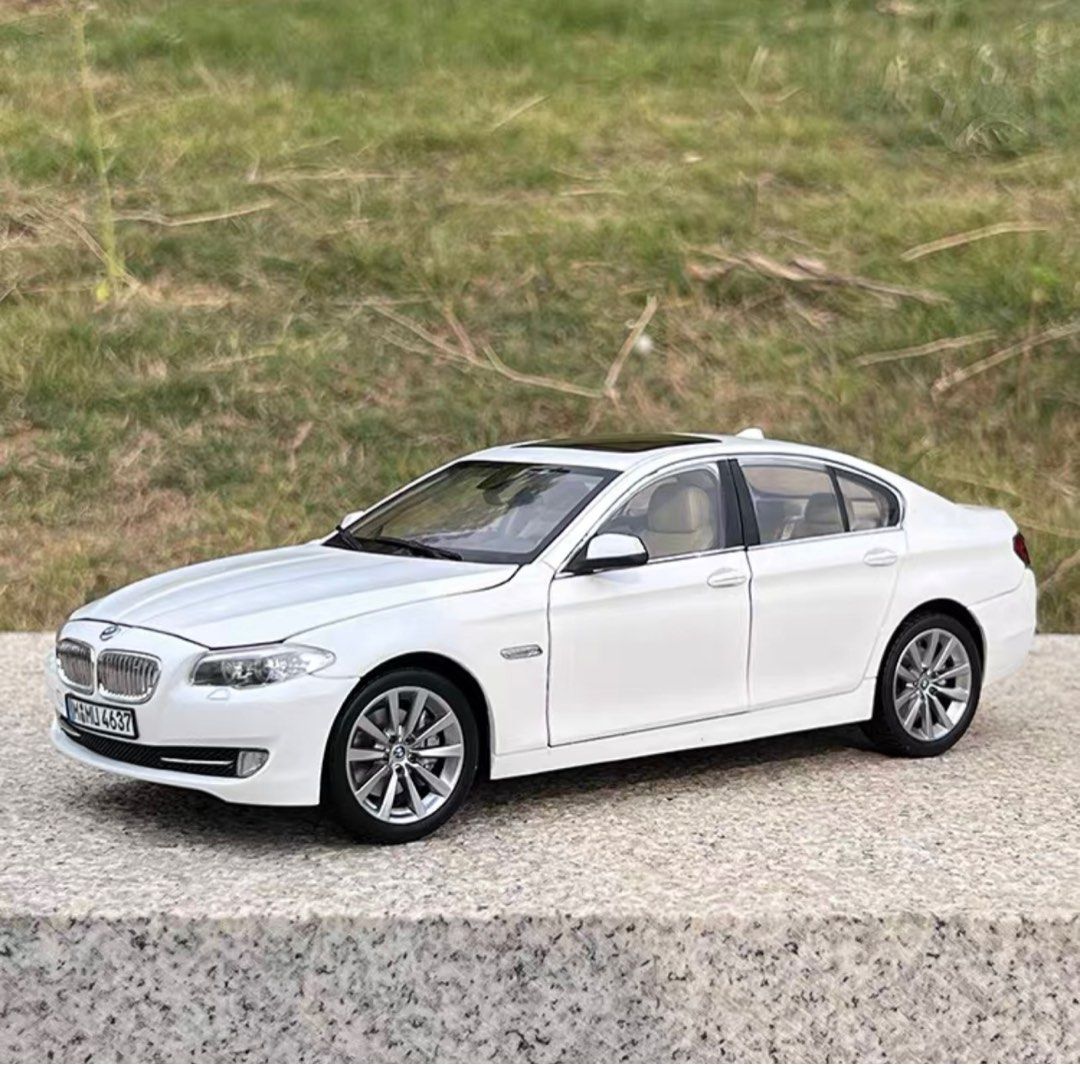 1/18 GT Autos BMW F10 535i (full opening diecast) (Black, White ...