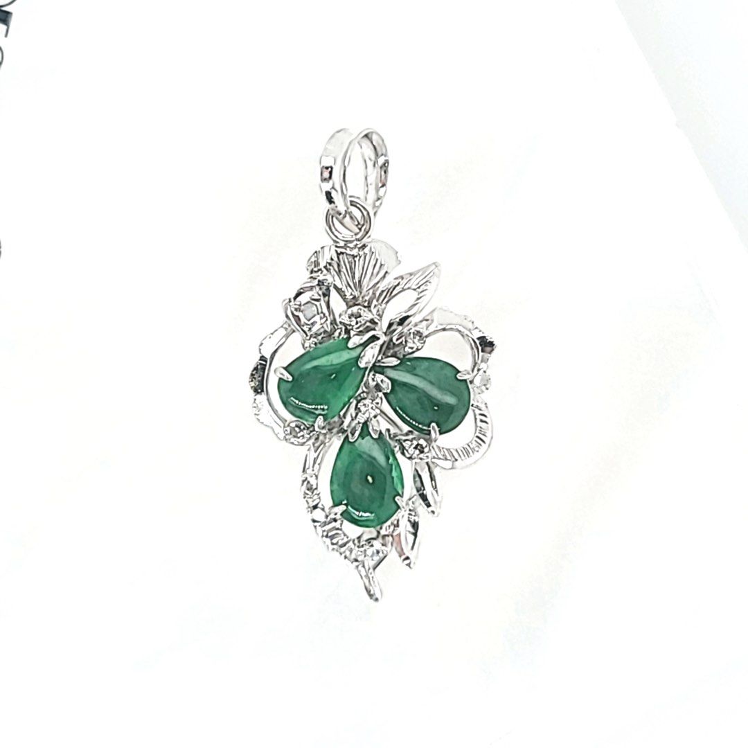 18K Diamond Jade Pendant, Women's Fashion, Jewelry & Organisers