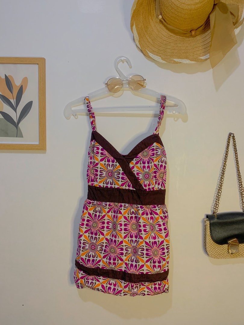 90's patterned top (Category: Sleeveless) located in Manila. Submitted by alwaysfrei (Listing ID 1245048860, Image 1). Description: .