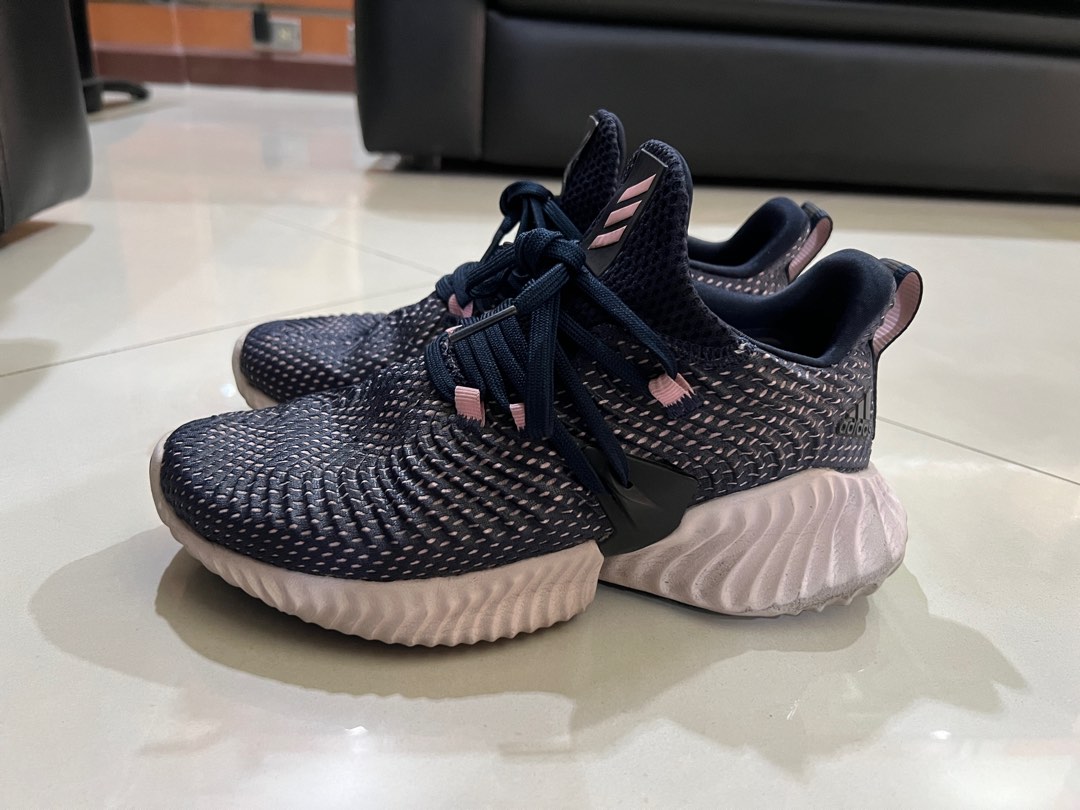 Adidas alphabounce 2024 rose gold