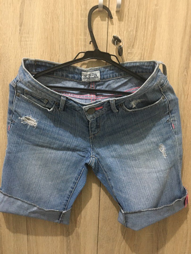 AEROPOSTALE DENIM RIPPED SHORT (Category: Shorts) located in Cavite. Submitted by esz06 (Listing ID 1245192855, Image 1). Description: ORIGINAL AEROPOSTALE DENIM RIPPED SHORT Like New SIZE: 26-27 Shipping shoulder by the buyer ❎ NO REFUND NO RETURN NO EXCHANGE MOP : GCASH, PALAWAN, BDO 🛵 Via : J& T , LBC, LALAMOVE .