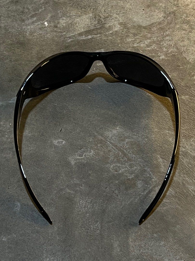 Aesthetic Y2K Sunglasses Black (Category: Sunglasses & Eyewear) located in Cavite. Submitted by hybrands (Listing ID 1245088566, Image 3). Description: Y2K Cycling Sunglasses “New Style” Color Available: Cream, Black, Green, Silver 📍Silang, Cavite 🛵 Lalamove | J&T 💸 Gcash Payment Message for more details See more pictures “What you see is what you get” ORDER NOW!.