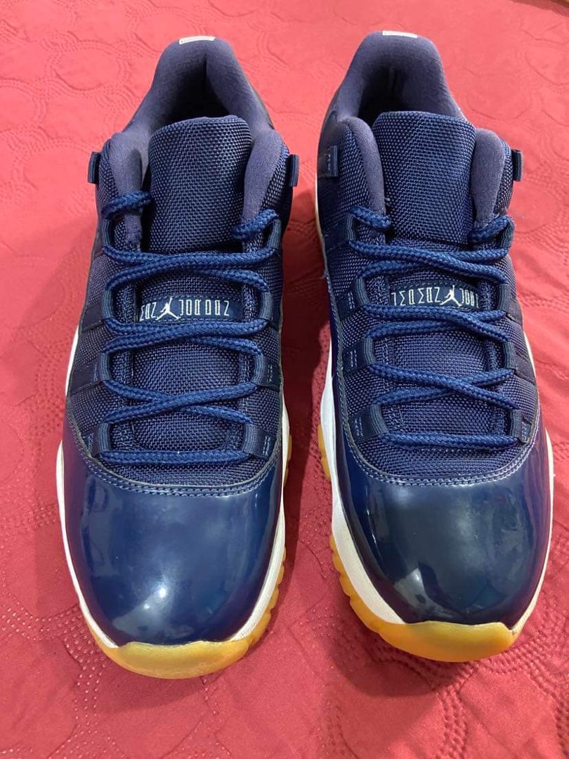 Jordan 11 online low navy gum