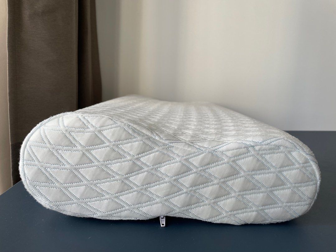 Akemi uchi memory pillow