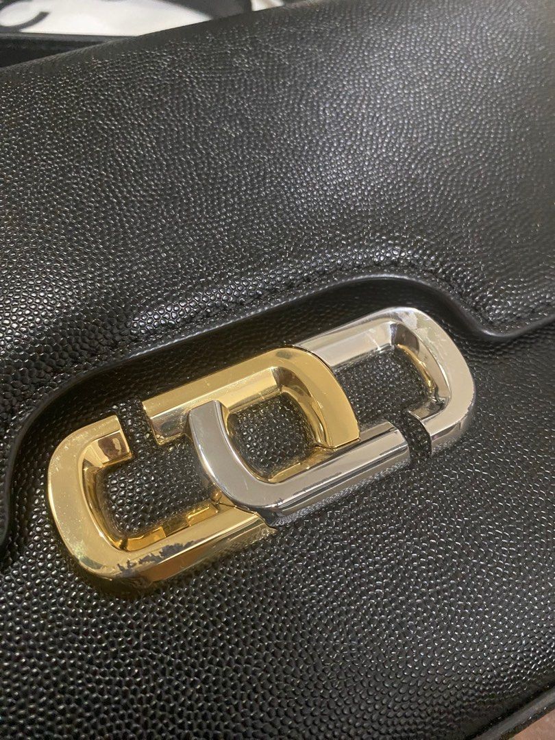 Authentic Marc Jacobs J Link Bag Nero (Category: Luxury Bags & Wallets) located in Manila. Submitted by wena_reyes (Listing ID 1245198569, Image 2). Description: Selling until end of August only. Migrating next mont Guaranteed authentic Ordered from Cappelleto Italy while I was in Netherlands Flaws : scratches on the hardware This has been discontinued already Location : Paco, Manila .