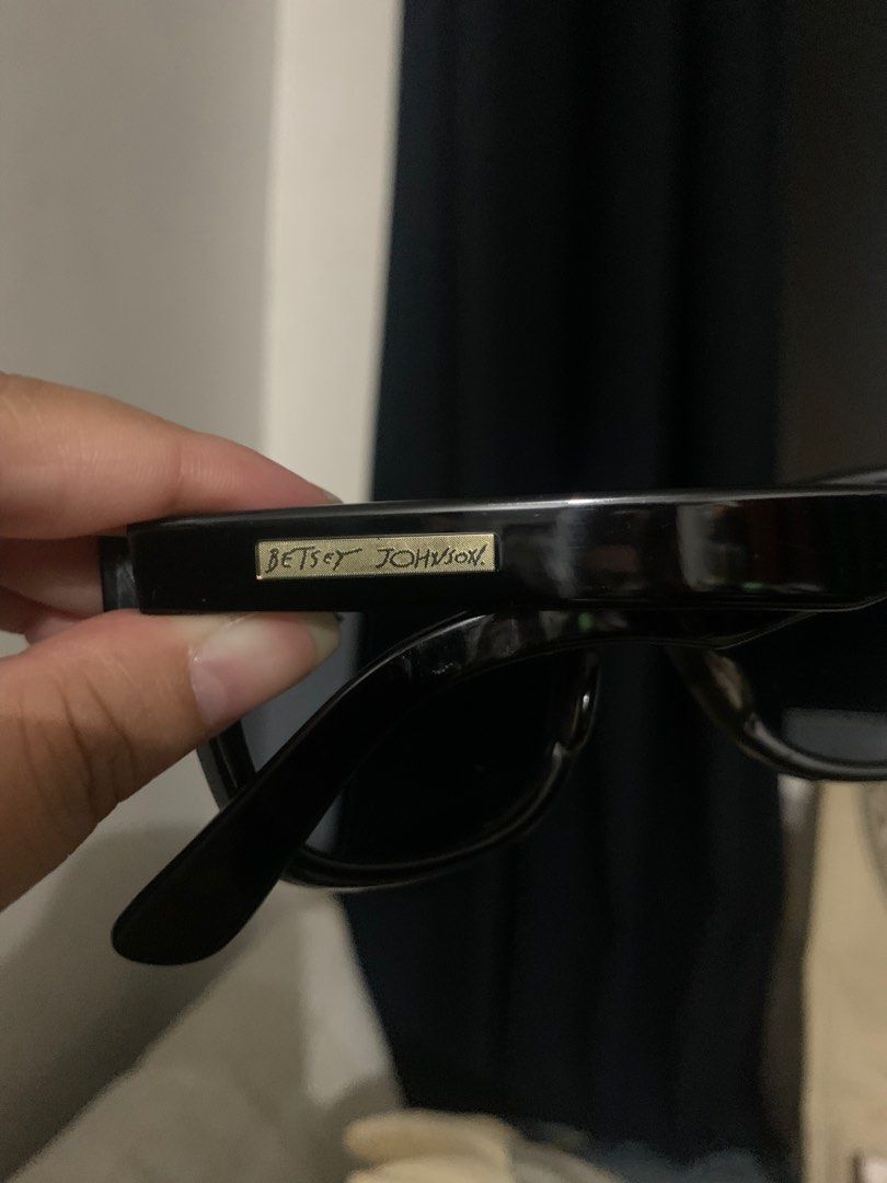 Betsey Johnson sunglass (Category: Sunglasses & Eyewear) located in Quezon City. Submitted by deamyclutter (Listing ID 1245195175, Image 3). Description: Pre-loved 🥰 - no original packaging - for small face - expect some signs of usage.