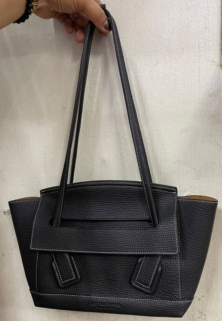 Bottega Veneta Acro Calfskin leather Shoulder bag on Carousell