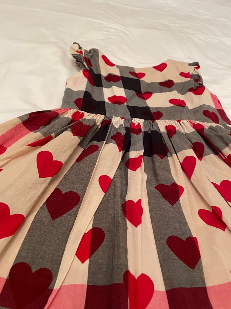 Burberry baby heart dress sales