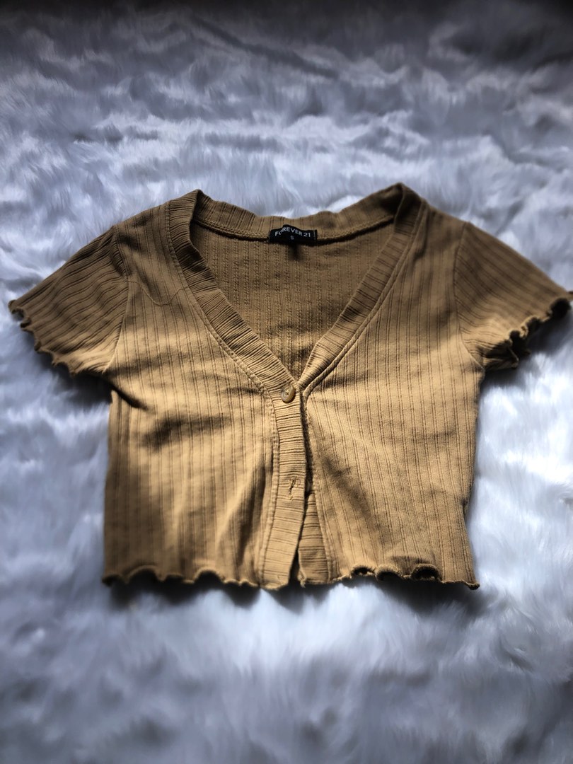 button crop top on Carousell