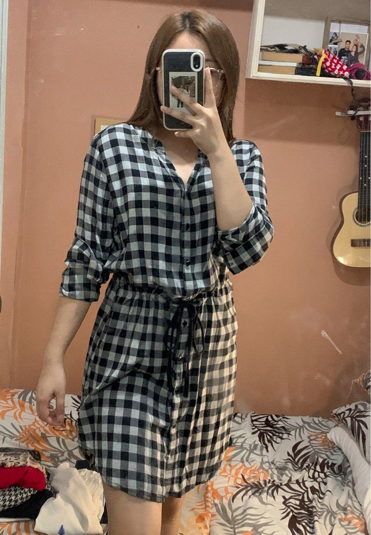 Button down long-sleeve gingham dress (Category: Dresses) located in Manila. Submitted by alwaysfrei (Listing ID 1245206634, Image 1). Description: .