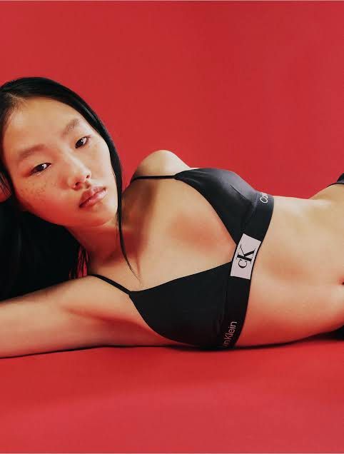 Calvin Klein 1996 Lightly Lined Triangle Bra Set, Women's Fashion,  Undergarments & Loungewear on Carousell
