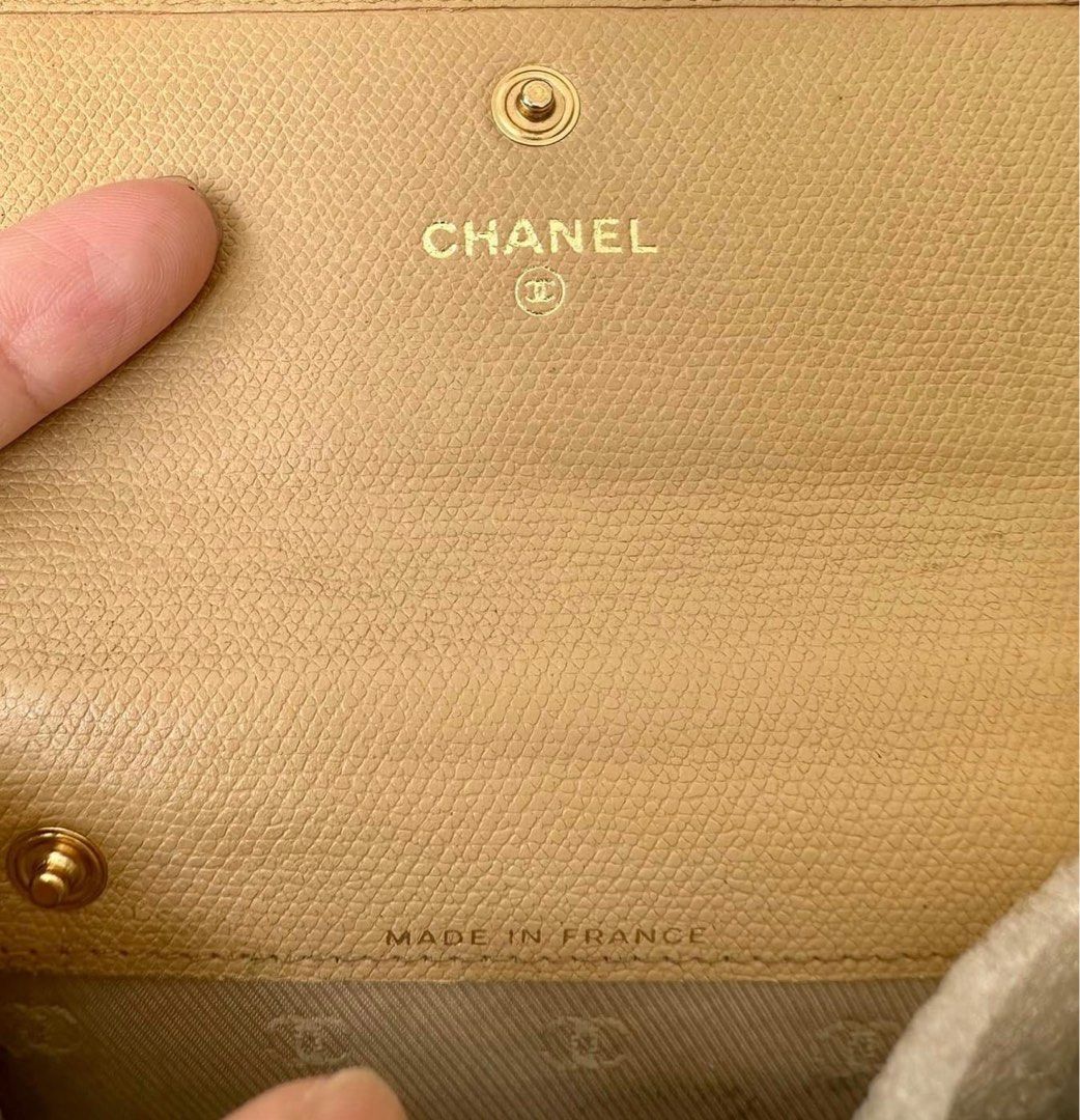 Chanel Vintage Card holder (Category: Luxury Bags & Wallets) located in Cavite. Submitted by tin09y (Listing ID 1245070820, Image 2). Description: EASTER SALE - less 10% on all items til April 30, 2025 Selling my preloved vintage wallet / cardholder/ cles. Very nice condition for a vintage item. I can send more pics. Open for layaway for 1 month. 30% DO to reserve the item. DP will be forfeited once full payment is not made after 1 month. RFS: Cu