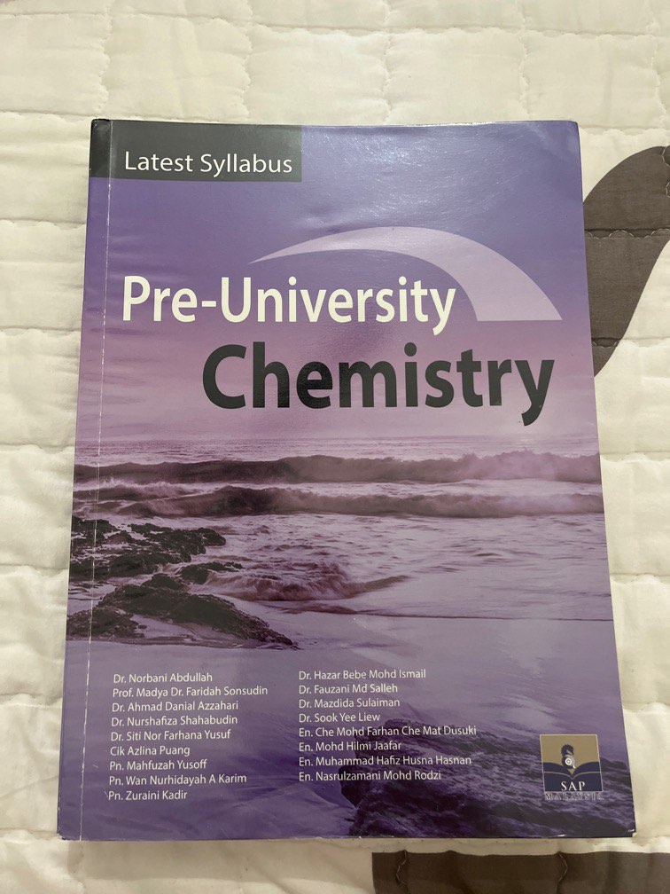Chemistry pre university textbook, Hobbies & Toys, Books & Magazines
