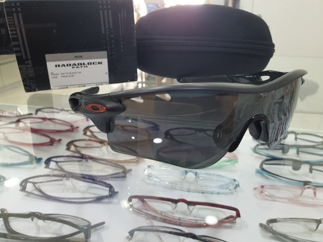 Clearance Oakley Radarlock Black Iridium Vented