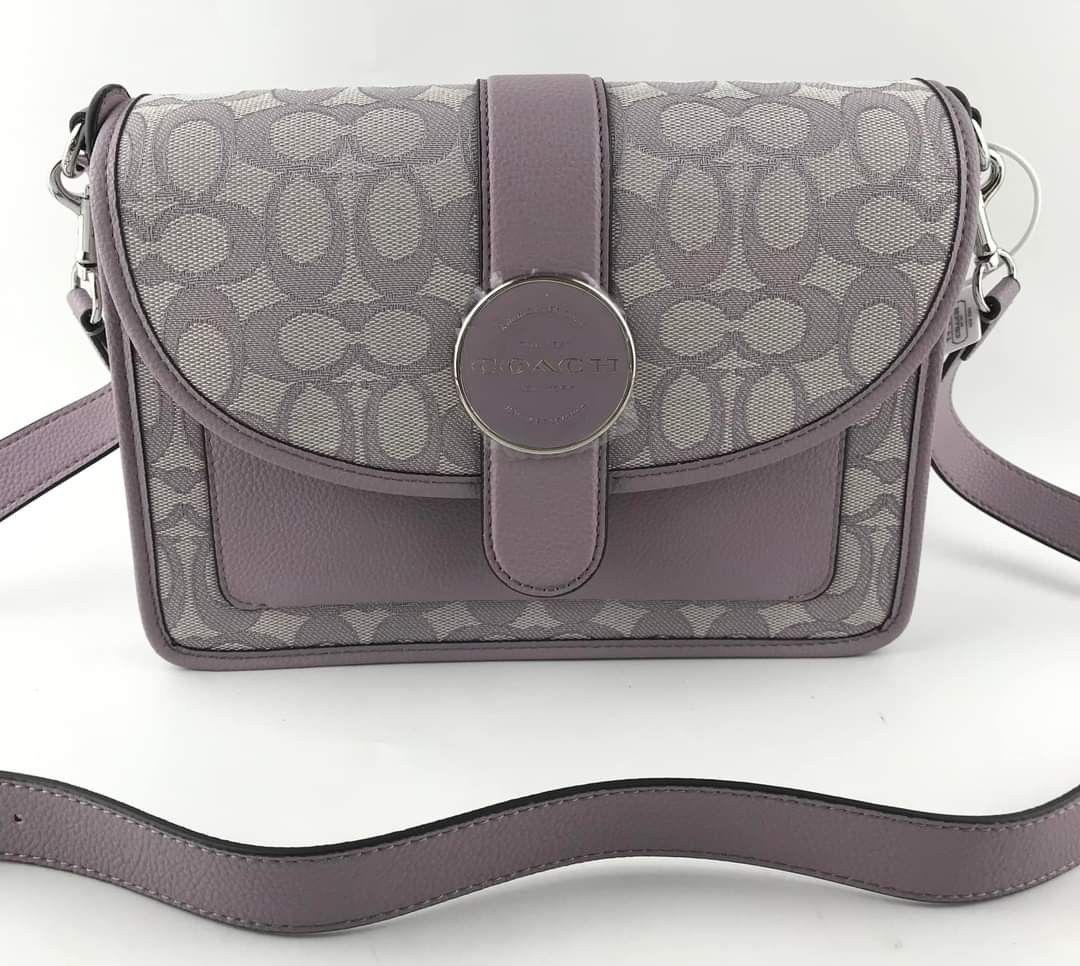 coach lonnie crossbody (Category: Luxury Bags & Wallets) located in Pateros City. Submitted by moira1985 (Listing ID 1245147788, Image 3). Description: CCH Lonnie Cbody 10" (L) x 7 1/4" (H) x 2 1/2" (W) P2,700.