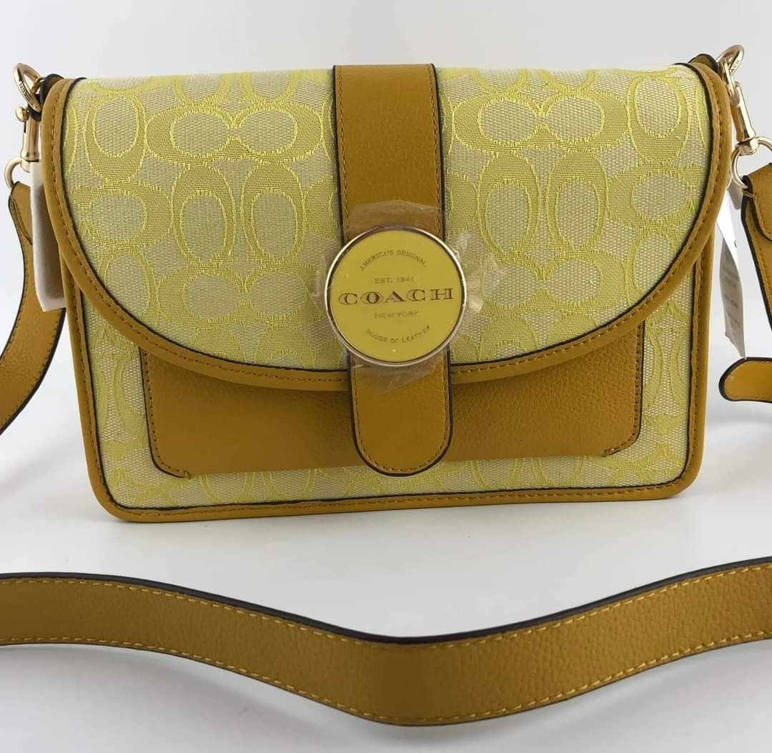 coach lonnie crossbody (Category: Luxury Bags & Wallets) located in Pateros City. Submitted by moira1985 (Listing ID 1245147788, Image 1). Description: CCH Lonnie Cbody 10" (L) x 7 1/4" (H) x 2 1/2" (W) P2,700.