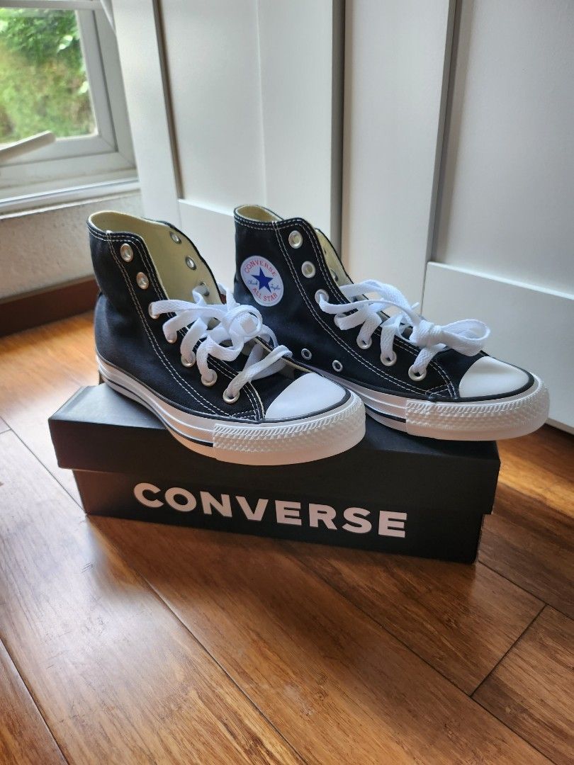 Converse All Star (Category: Sneakers) located in Quezon City. Submitted by six_half (Listing ID 1245095576, Image 2). Description: BRAND NEW NO FLAWS With receipt from Macy's US Women's 5.5 UK 3.5 RFS: wrong style.